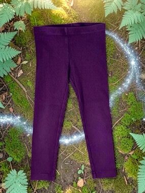 Tea Collection Girls Plum Ribbed Leggings • Size 5 • Like New